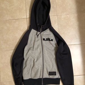 lebron james hoodie nike